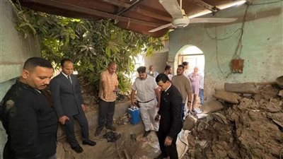 النيابة الإدارية تعاين مكتب صحة بدشنا للتحقيق في أعمال حفر للتنقيب عن الآثار (صور)