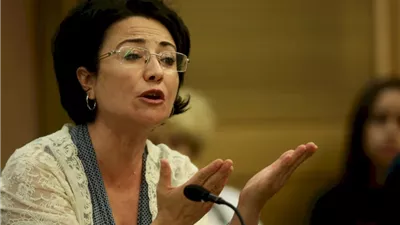 بعد ساعات من اعتقالها، الاحتلال يفرج عن حنين زعبي 