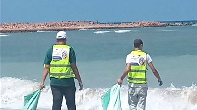  البيئة تشارك دول العالم في تنفيذ حملة مكبرة لتنظيف أربعة شواطئ بالإسكندرية