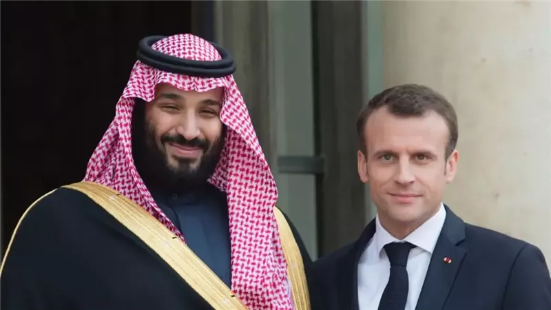 ماكرون وبن سلمان،