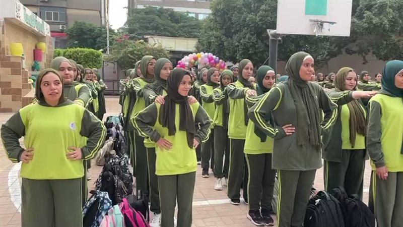 طابور المدرسة بأول