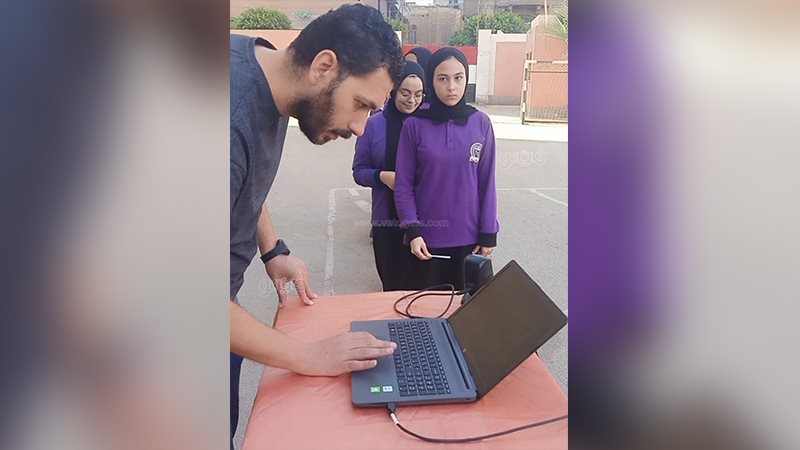 شاهد تسجيل حضور الطلاب