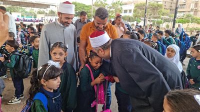 رئيس قطاع المعاهد الأزهرية يتفقد مجمع مدينة نصر في أول أيام العام الدراسي الجديد