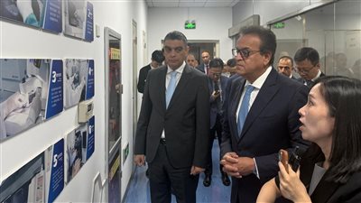 وزير الصحة يتفقد مركز نينغبو للباثولوجيا الإكلينيكية التشخيصي بالصين 