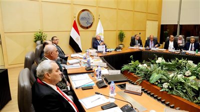 وزير النقل يترأس عمومية القابضة لمشروعات الطرق والكباري 