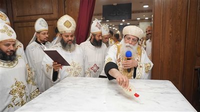 الأنبا دوماديوس يدشن مذابح ويرسم قمص جديدا بإيبارشية 6 أكتوبر