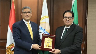 محافظة الجيزة توقع بروتوكول تعاون مع جامعة القاهرة لتعقيم الكلاب الضالة بأساليب علمية