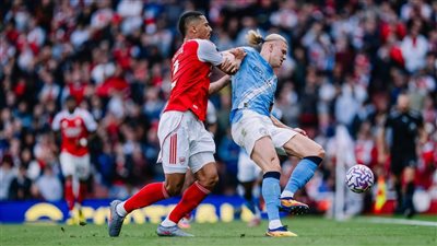 آرسنال يقطع الطريق على ريال مدريد ويجدد عقد مدافعه