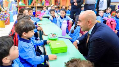 بداية تاريخية للعام الدراسي الجديد والانضباط عنوان المرحلة.. المدارس تستقبل الطلاب بصورة مثالية.. ومتابعة دقيقة من الوزير محمد عبد اللطيف على أرض الواقع