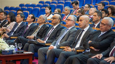 رئيس سنغافورة يزور مقر اقتصادية قناة السويس بالسخنة (صور) 