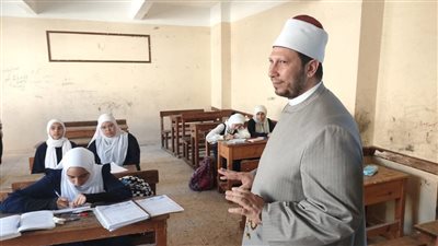 رئيس منطقة الإسكندرية الأزهرية يتفقد معهدي فتيات الفتح المبين والقراءات 