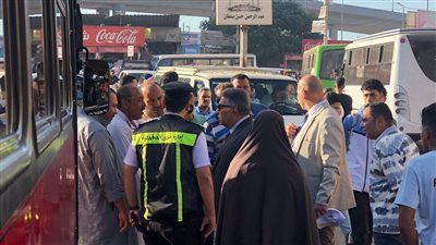 محافظ الدقهلية يتفقد انتظام العمل بموقف سيارات سندوب بالمنصورة