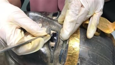 بعد سرقة الأسورة، المتحف المصري بالتحرير يستعرض دور المرممين في الحفاظ على الآثار (صور)