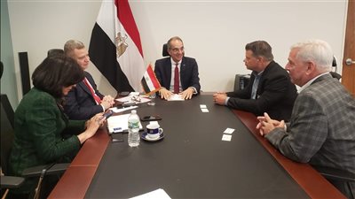 وزير الاتصالات يبحث مع مسئولي كبرى الشركات الأمريكية التوسع في استثماراتها بمصر