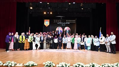 رئيس جامعة القناة يكشف عن استحداث جائزتين جديدتين خلال تكريم الفائزين بالتميز البحثي 