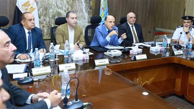 محافظ كفر الشيخ يقرر استمرار سوق اليوم الواحد ويوجه بتطوير مدخل المحافظة