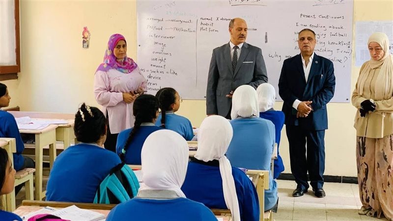 جولة وكيل وزارة التربية