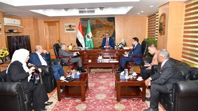 محافظ الفيوم يبحث مع رئيس هيئة الأوقاف جهود تنفيذ مشروعات خدمية وتنموية متكاملة