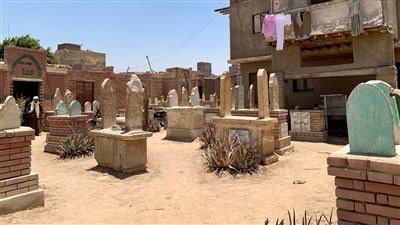 ما حكم الإسلام فى خروج المرأة خلف الجنازة حتى المقابر؟، أمين الفتوى يجيب (فيديو)