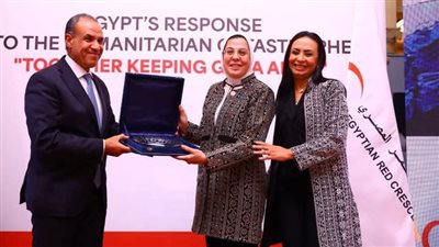 وزيرا الخارجية والتضامن يكرمان الهلال الأحمر المصري لجهوده في إغاثة غزة