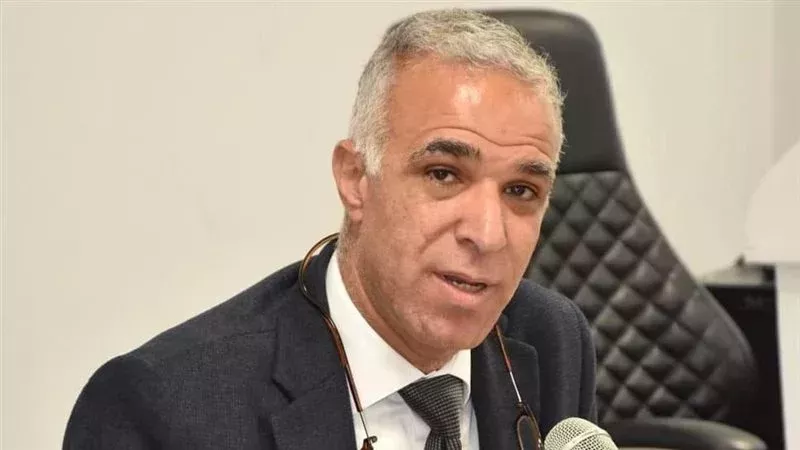 احمد فؤاد انور،فيتو
