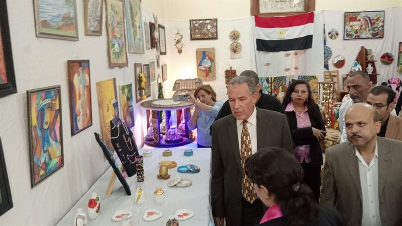 مدير التعليم بأسيوط