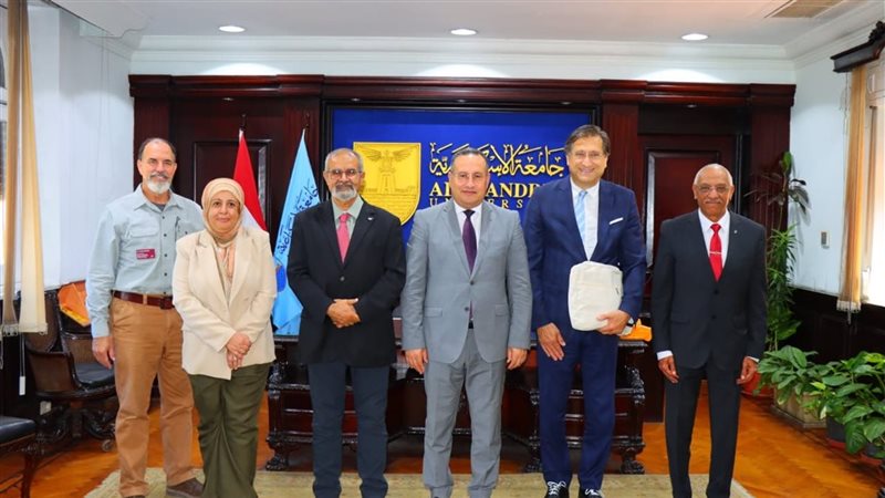 رئيس جامعة الإسكندرية