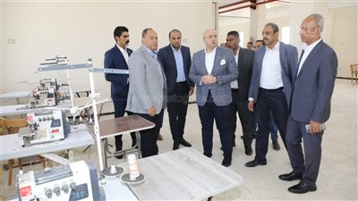 محافظ بني سويف ورئيس تنمية الصعيد يتفقدان المجمع الصناعي في دلهانس