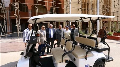 جامعة الزقازيق توفر سيارة كهربائية لدعم طلابها من ذوي الهمم 