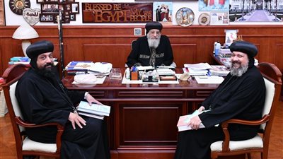 البابا تواضروس يناقش بعض الترتيبات الخاصة بالكلية الإكليريكية