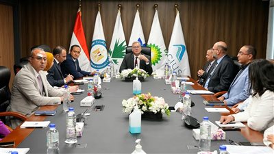 في زيارة مفاجئة لمقر الشركة، وزير البترول يتابع تطور إنتاج حقول الفرعونية ببورسعيد