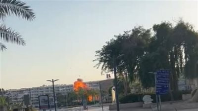 أسفر عن إصابة 22 إسرائيليا، المشاهد الأولى من موقع انفجار مسيرة في إيلات (فيديو)