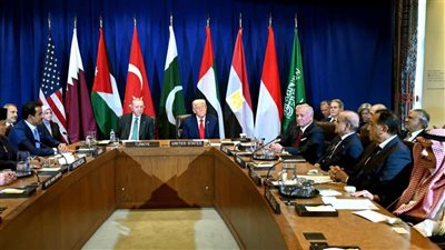 بوليتيكو: ترامب تعهد للقادة العرب بعدم السماح لنتنياهو بضم الضفة الغربية