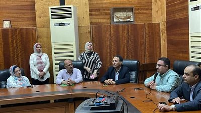 في أول ظهور له عقب سرقة الأسورة، أمين المجلس الأعلى للآثار يزور متحف القاهرة 