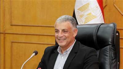 محافظ الإسماعيلية يوجه بتشكيل لجنة فورية لإعداد تقرير فني حول عمارتى الإحلال بالشهداء