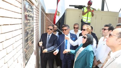   محافظ الشرقية يفتتح مشروع الصرف الصحي بكفر أبو نجم 