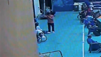 لحظة وفاة لاعب تنس الطاولة سمير الطنطاوي في بطولة الجمهورية ببورسعيد (فيديو)