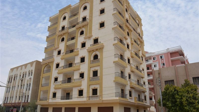 البرج المخصص للطالبات،