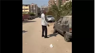 حملة أمنية لرفع السيارات المهملة وإزالة الإشغالات بمحيط مدرسة بالقاهرة