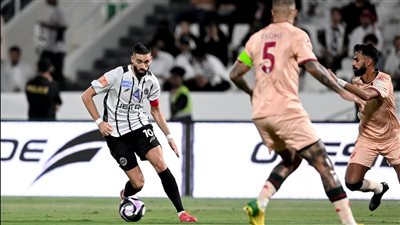 الخلود يخطف فوزا قاتلا من الشباب 2-1 في الدوري السعودي (صور)