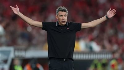 بعد رفضه عرض الأهلي، مدرب بنفيكا السابق يقترب من تدريب ناد خليجي 