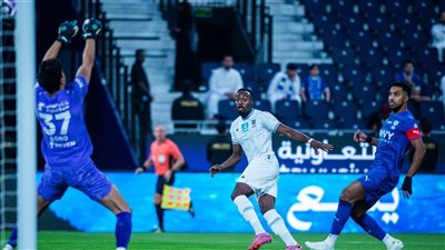 الدوري السعودي، الهلال يحول تأخره للتقدم أمام الأخدود في الشوط الأول (فيديو)