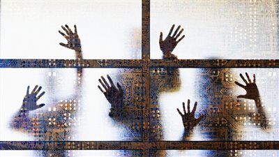 فيروسات مصطنعة وتجربة واحدة تكفي للإبادة، تحذيرات من فناء البشرية بسبب الذكاء الاصطناعي