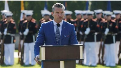 بعد استدعاء هيجسيث مئات الجنرالات من جميع أنحاء العالم، ترامب: عمل غير مألوف وأنا أحبه