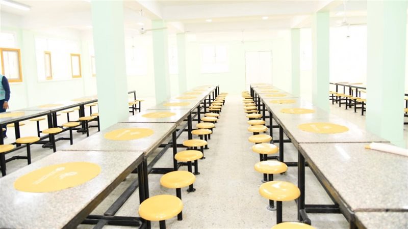 قاعة الطعام، فيتو
