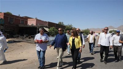 وزيرة التنمية المحلية توجه بنقل تجار الخردة بالرويسات إلى الهناجر 