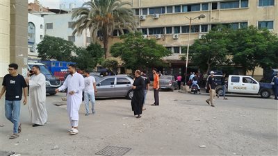 انهيار أسر ضحايا حريق مصنع المحلة أثناء خروج 11 جثمانًا من المشرحة (فيديو)