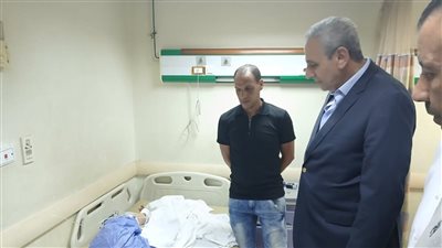 محافظ الغربية يتفقد مصابي مصنع الملابس بمستشفى المحلة العام (صور) 