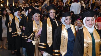 صيدلة عين شمس تحتفل باليوبيل الفضي وتخريج الدفعة 25 