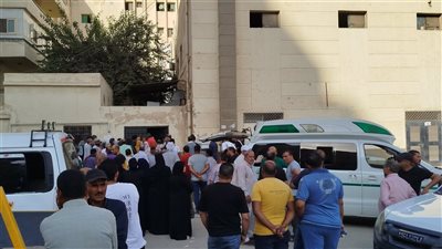 شاهد لحظة خروج ضحايا حريق مصنع المحلة من المشرحة (فيديو)